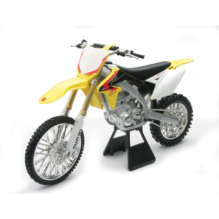New Ray Toys 1:6 RMZ450 2010 New Ray Toys 1:6 RMZ450 2010