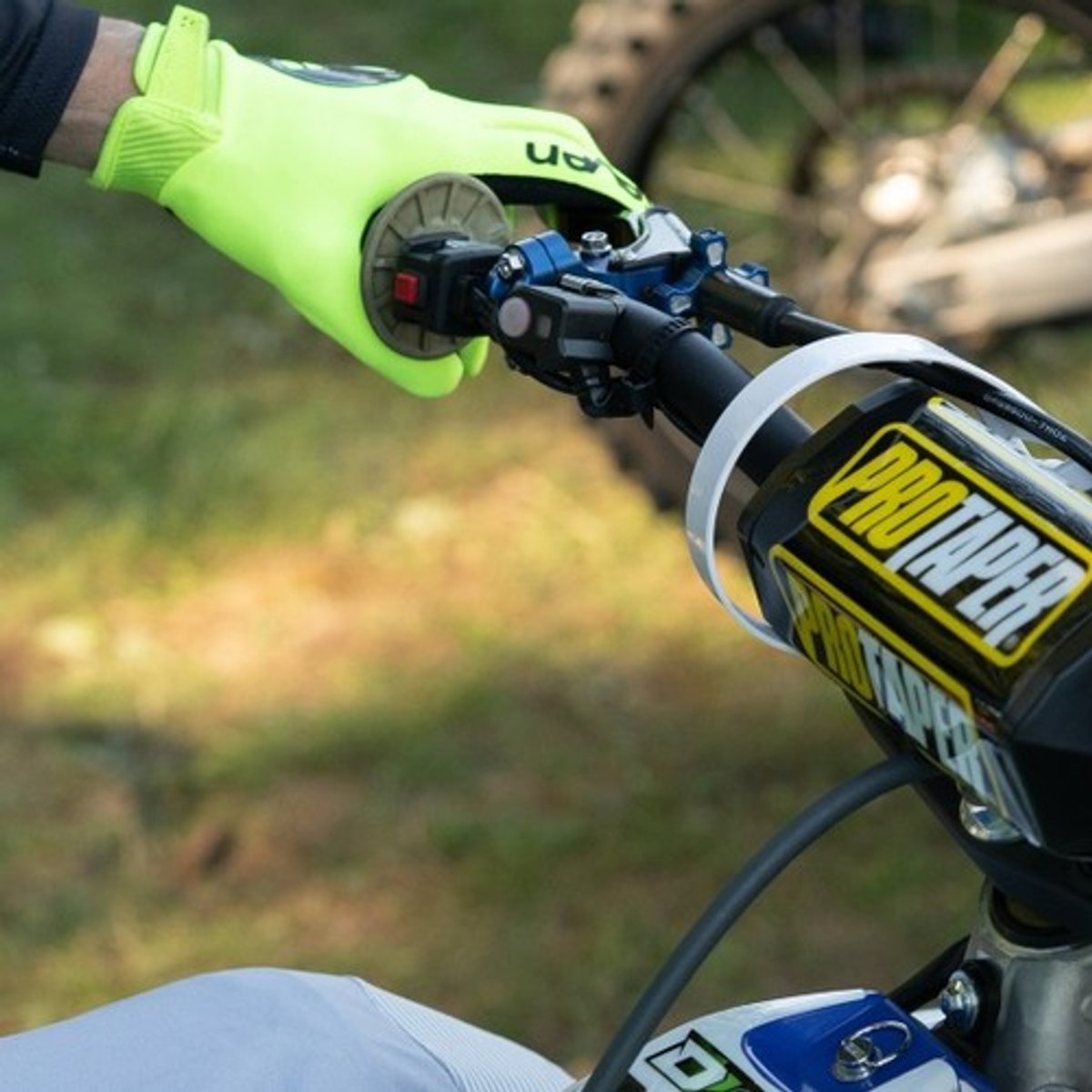 Dirt Bike Controls: Getting the Levers, Pedals, Cables and Handlebars Ready