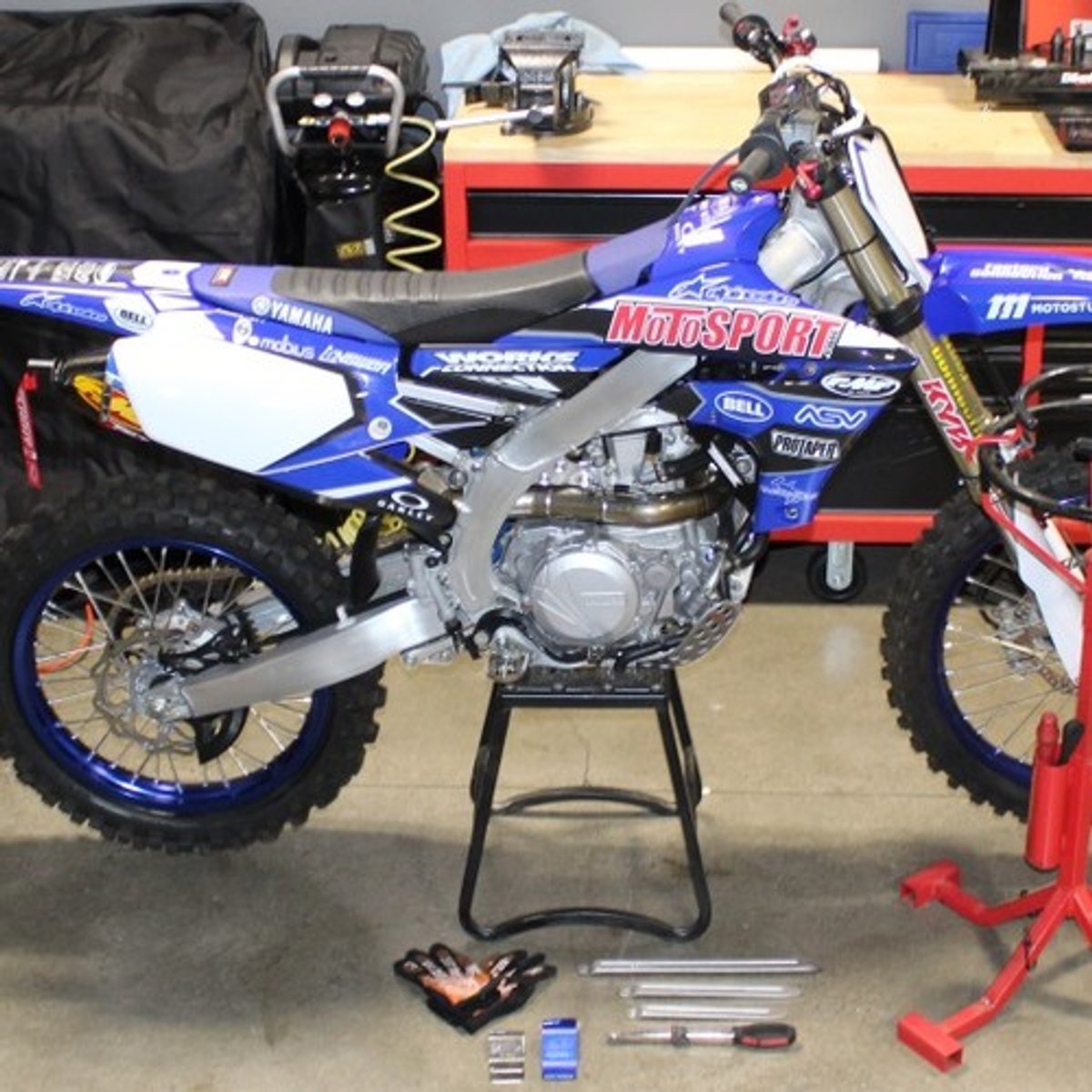 Tips for Removing and Replacing a Dirt Bike Tire