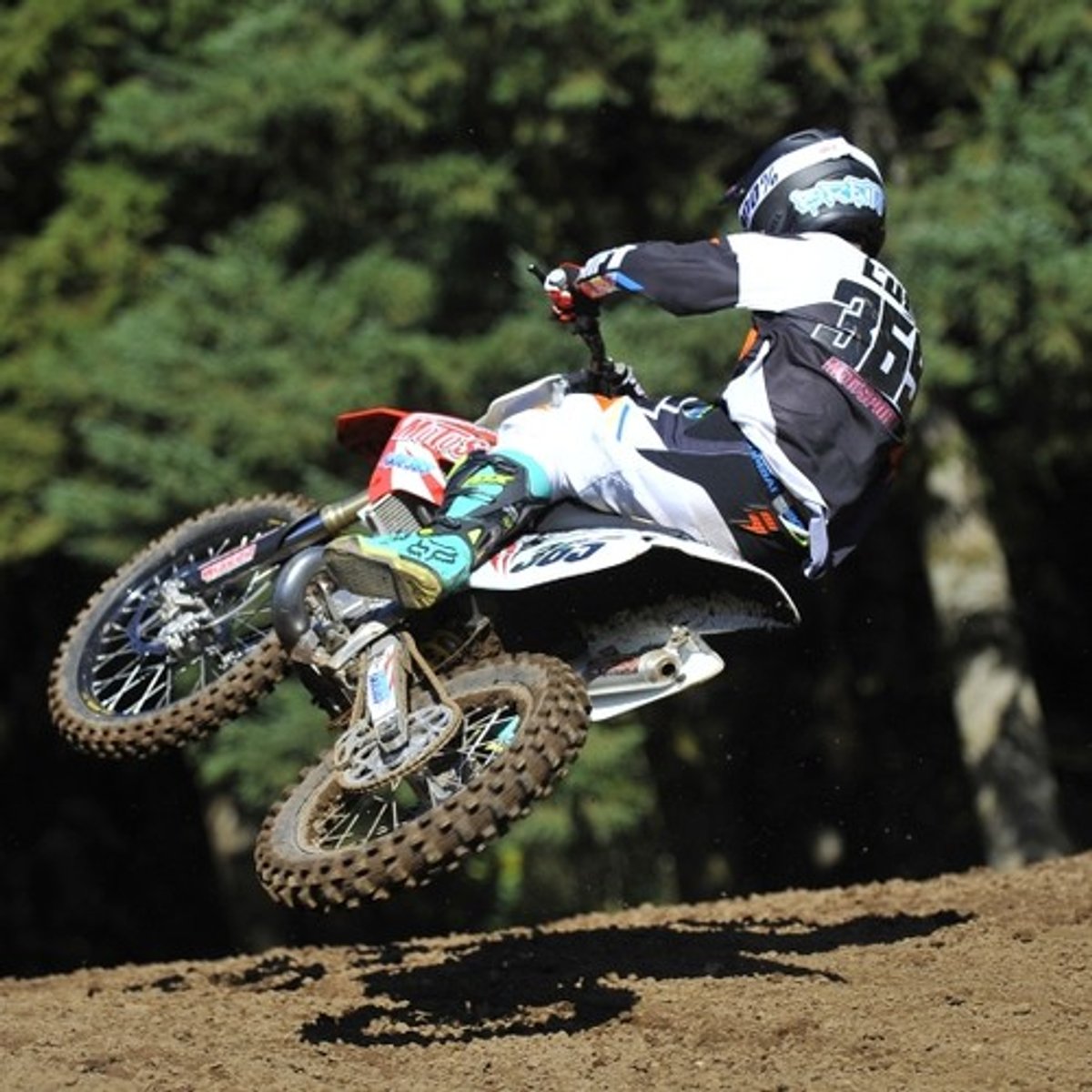 Dirt Bike Riding Tips and Techniques - Learning the Basics