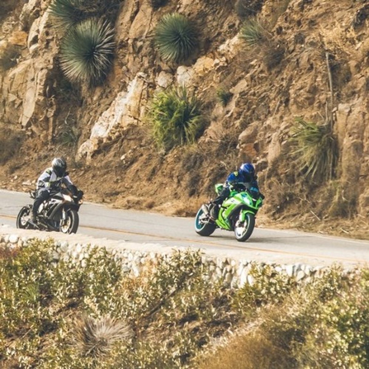 Pros and Cons: Leather vs. Textile Riding Gear for Motorcycles