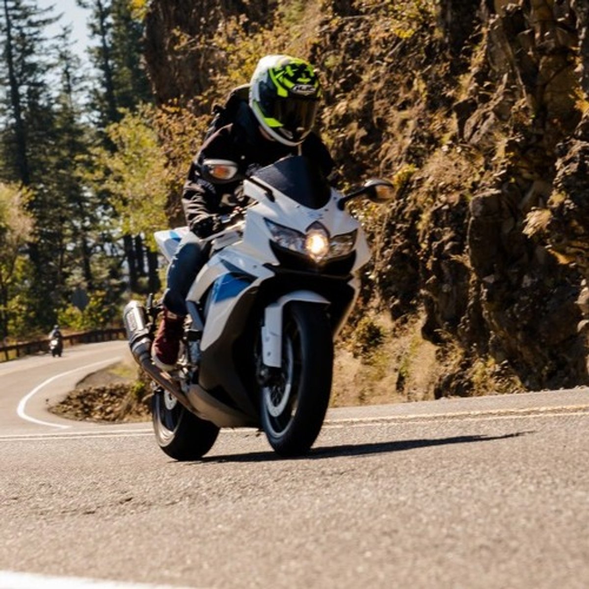 How To Avoid Numb Hands When Riding Motorcycles