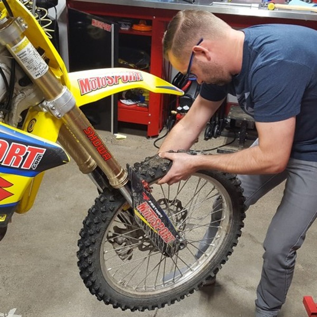 How To Properly Install the Front Wheel on a Dirt Bike